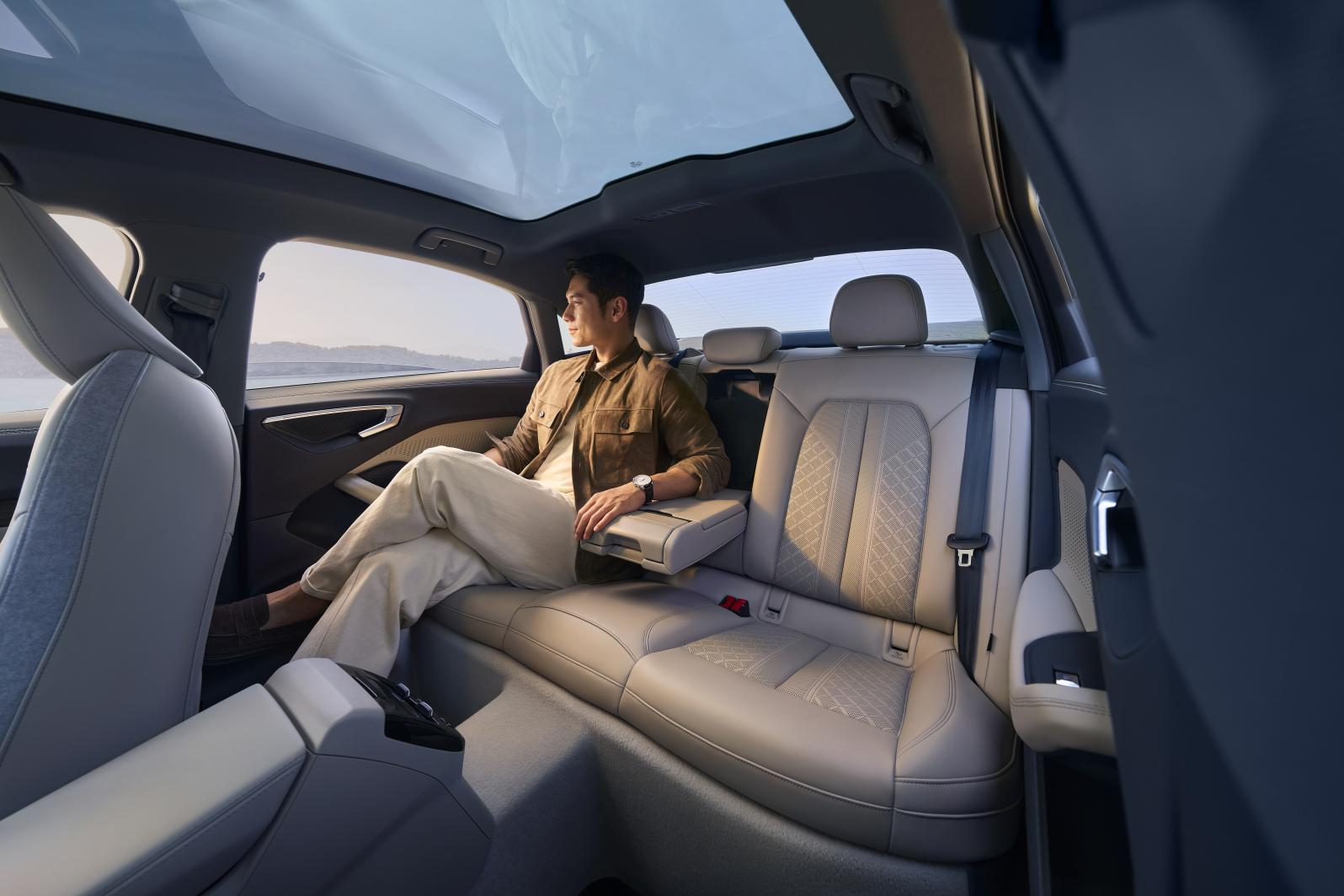 比亚迪汉 L 汉智驾版 DiLink 智能座舱 OTA 升级今天起陆续推送