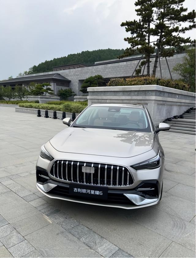 首发即线这波智能座舱+长续航太懂年轻人(图2)