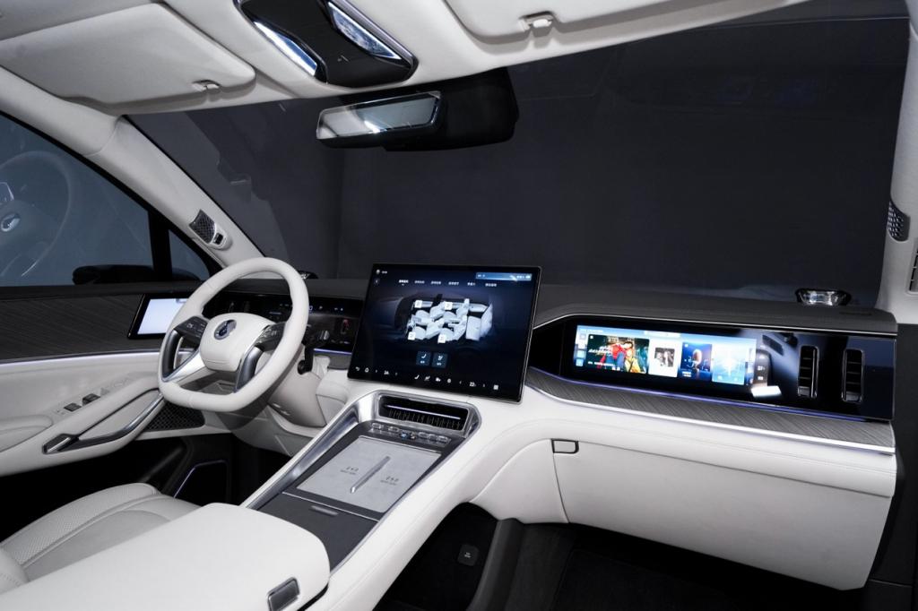 中科创达耿增强亮相欧亚汽车创新论坛：AIOS+AIBOX重构下一代智能座舱体验