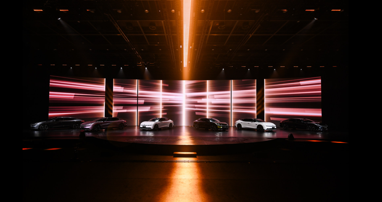 限时优惠价1638万-2018万元智能电混四驱轿车领克10 EM-P正式上市