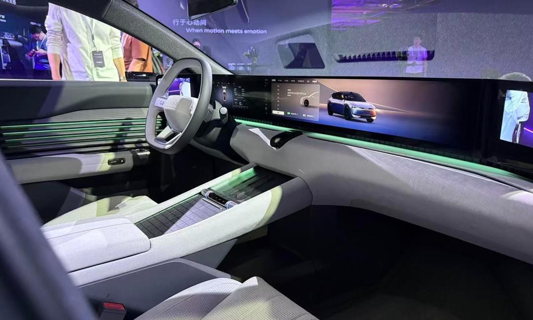 荣威M7 DMH首搭豆包大模型定义智能座舱新标杆