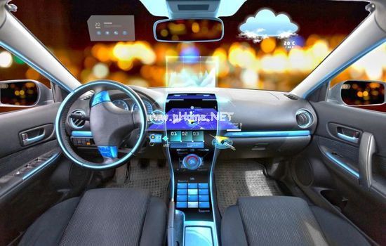 智联专访丨从“互联开创”到“AI引领” 荣威M7 DMH开启智能座舱下半场