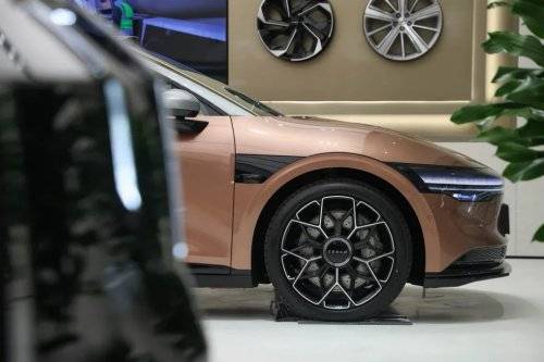 2025新能源智能座舱第一梯队车型推荐(图1)