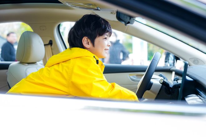 智能座舱的“终极答案”？荣威搭载豆包让所有车机一夜过时(图3)