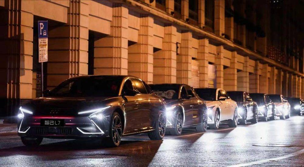 专访为旌科技：双线布局下的智驾芯片商业化思考