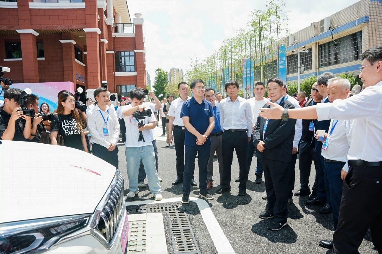 百度Apollo携手湘江实验室：深耕自动驾驶人才培养与科研实践(图3)