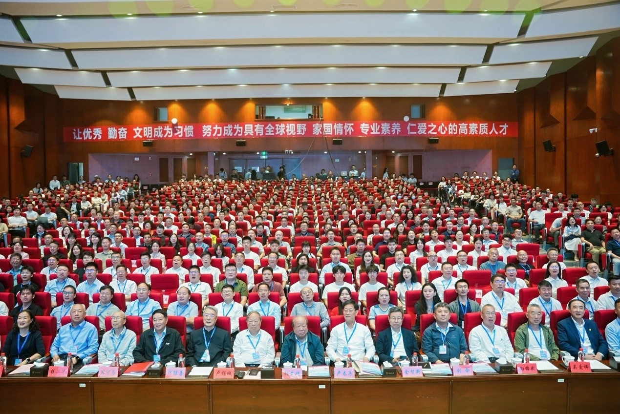 百度Apollo携手湘江实验室：深耕自动驾驶人才培养与科研实践(图1)
