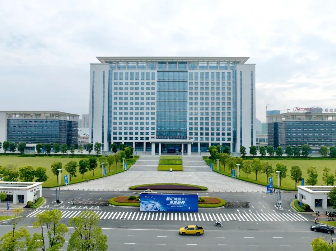 从“华南重工业基地”到“智算新城”“算力心脏”驱动大湾区AI进化！(图1)