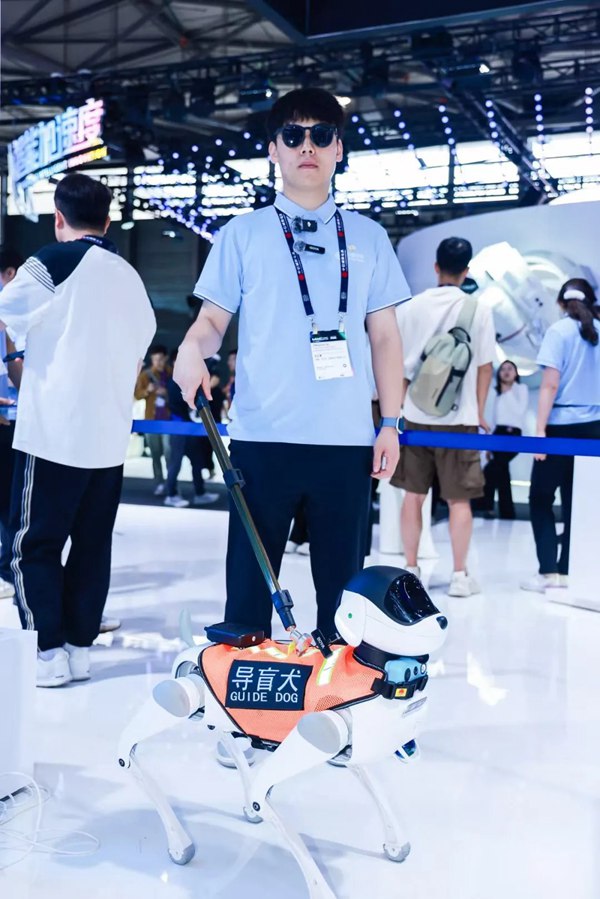 AI+时代出行新范式 重庆移动携手深蓝汽车亮相MWC上海(图4)