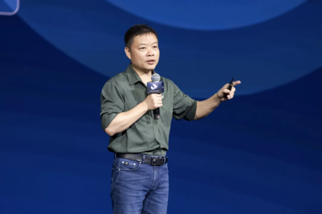 小鹏汽车何小鹏：AI 是生产力更是先进组织的「内生力」(图1)