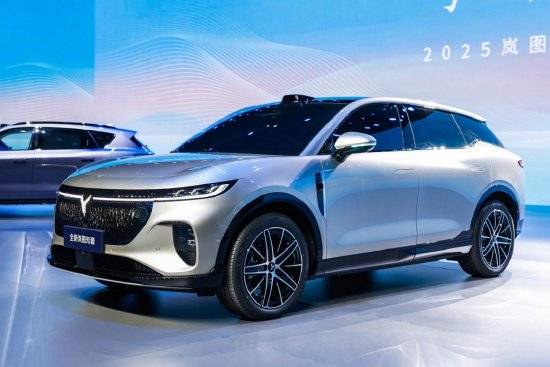 岚图知音震撼登场：华为ADS 4+鸿蒙座舱5加持8月底上市(图1)