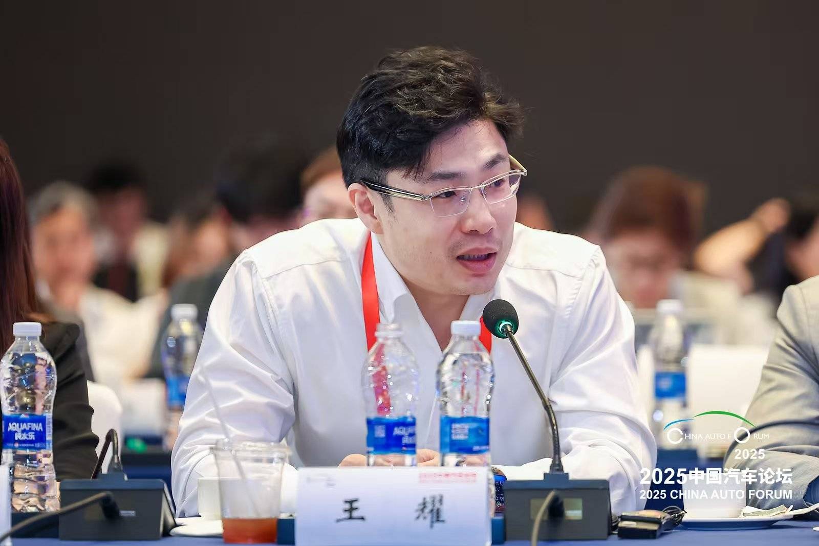 国内车企频频对比特斯拉中汽协副总工程师王耀：要正视与国际先进水平差距(图1)