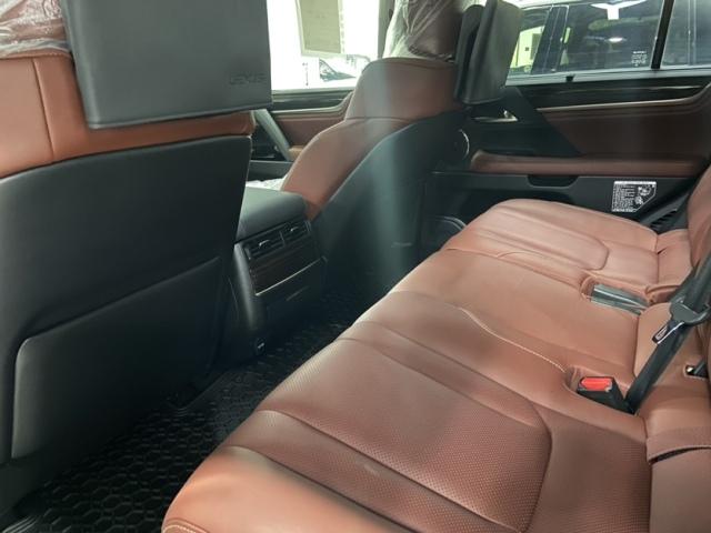 天津港特价促销25款绝版雷克萨斯LX570仅需60万就可提车(图5)