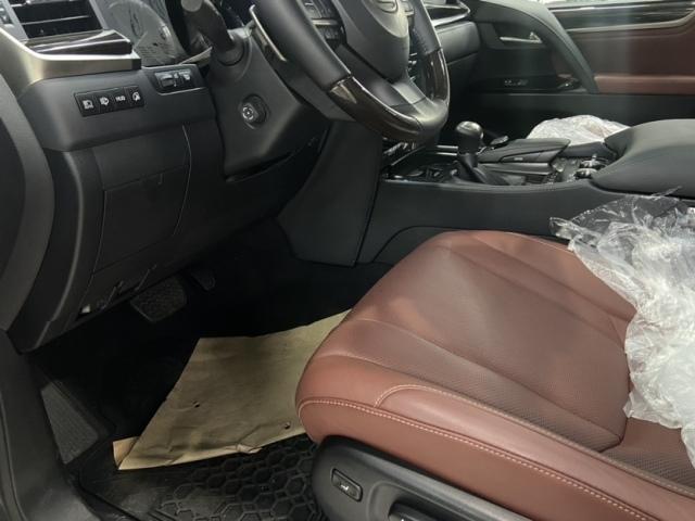 促销中现车特价促销25款绝版雷克萨斯LX570仅需60万就可提车(图3)