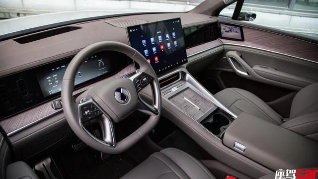 温情巨舰——试驾腾势 N9 CAR REVIEWS(图1)