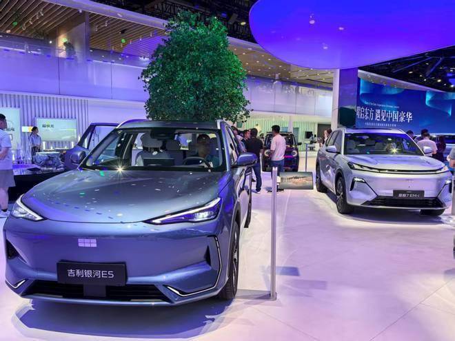 算力长跑3-5年：云端算力成车企下一阶段竞争关键 吉利已抢先布局(图1)