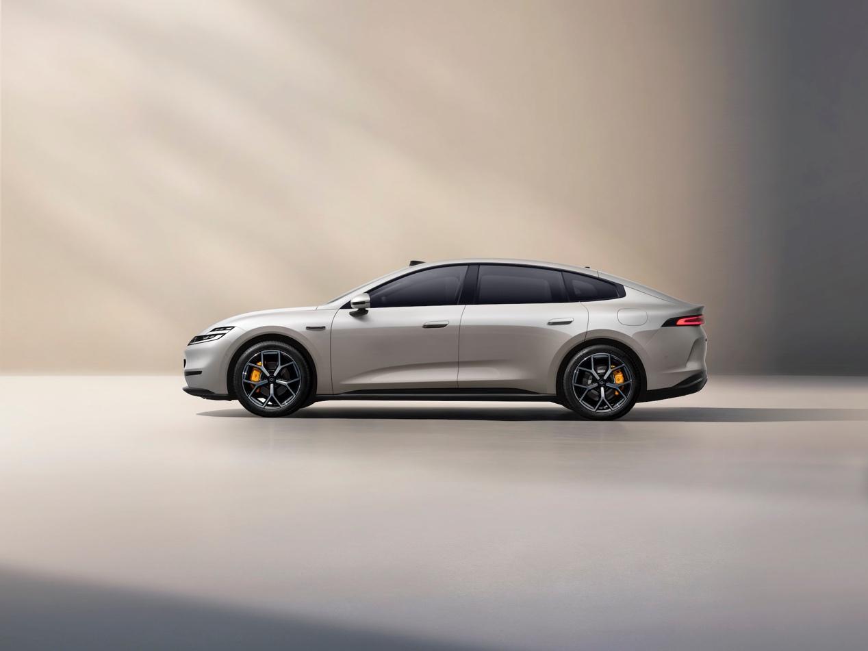 聚焦家庭出行痛点长安启源A06首秀有何看点？(图21)