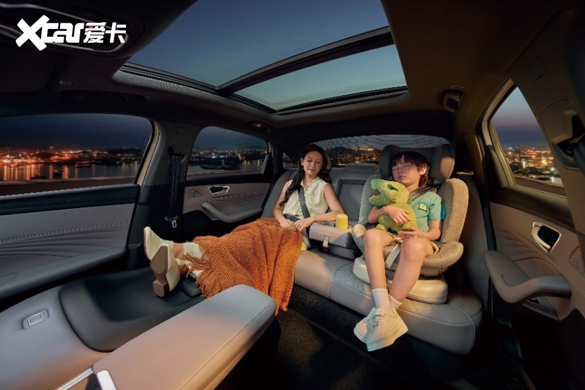 荣威M7 DMH重磅上市限时美好价858万元起享新能源时代家轿王(图3)