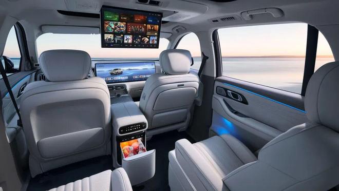 同台竞技血海突围：三车同日上市 新车亮点解析(图11)