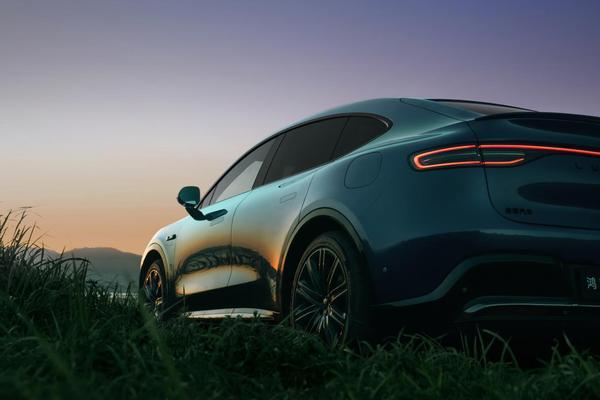 销量口碑双丰收 解密新款智界R7国庆热销现象背后的硬实力(图4)