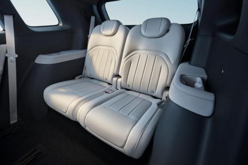 新车座舱周报：30英寸大屏成新热门高通8295不再是首选？