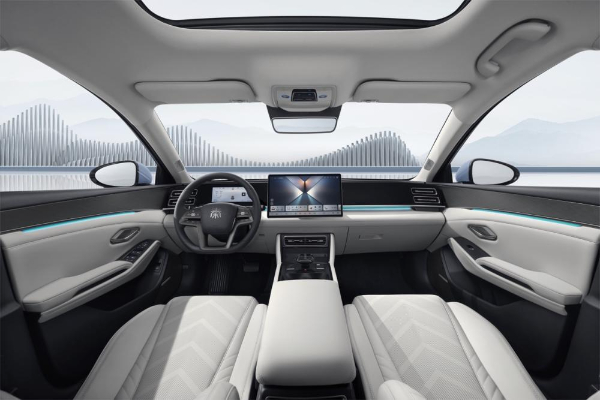 车长达到48米咖啡OS3座舱系统 哈弗H6L实车亮相