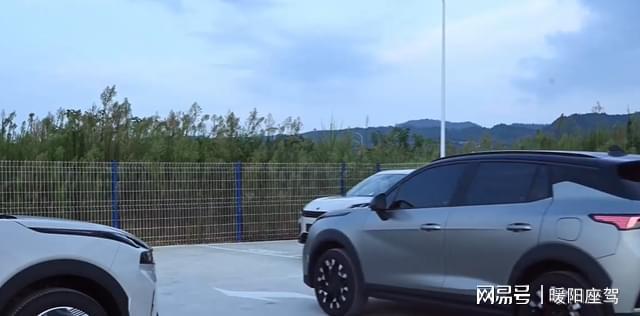 为新手司机化解停车难题领克06 Relive泊车辅助升级(图2)