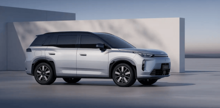 性能车：解性能车续航焦虑平衡速度、便利与科技体验(图1)