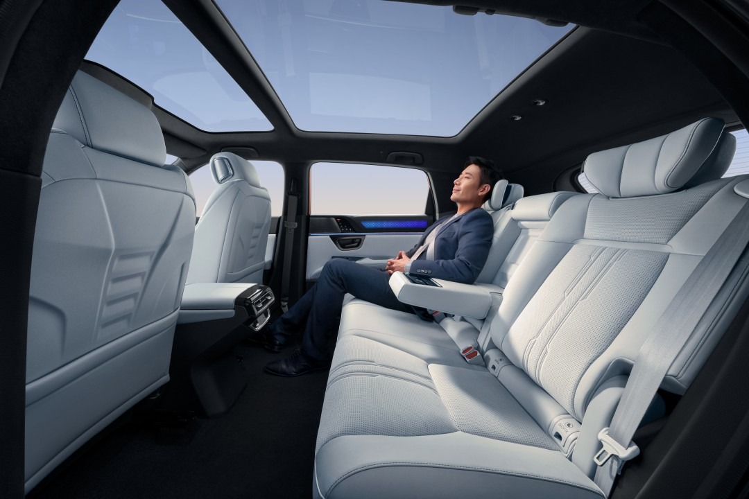 实探2025中国国际商用车展：“绿色+智能”驱动 中国商用车逐鹿全球