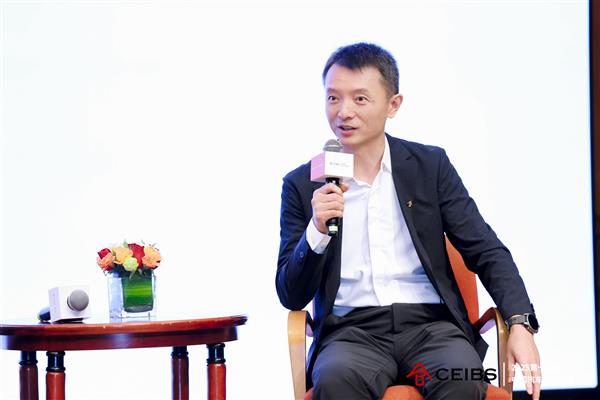 腾讯钟翔平：AI驱动汽车产业革新 “以人为本”创造长期价值(图3)