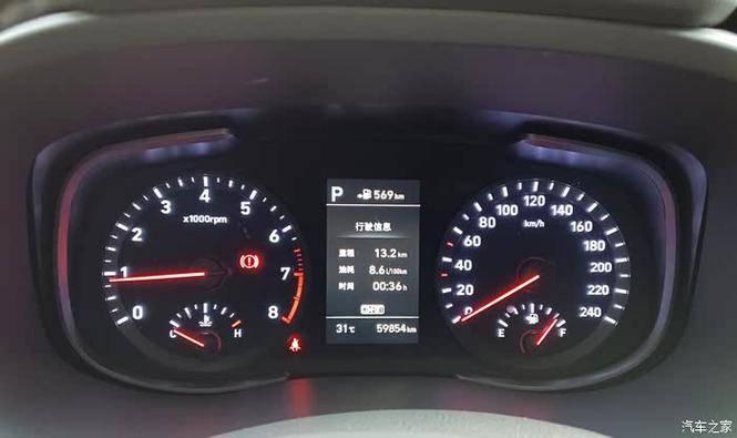 豪华轿车配置对比 谁的科技配置更全面(图1)