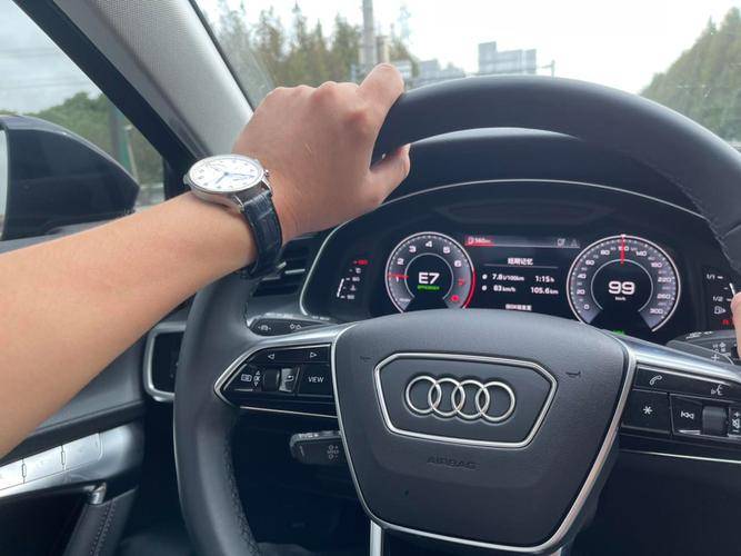 丰田汉兰达：保值率高空间实用家用 SUV 标杆(图1)