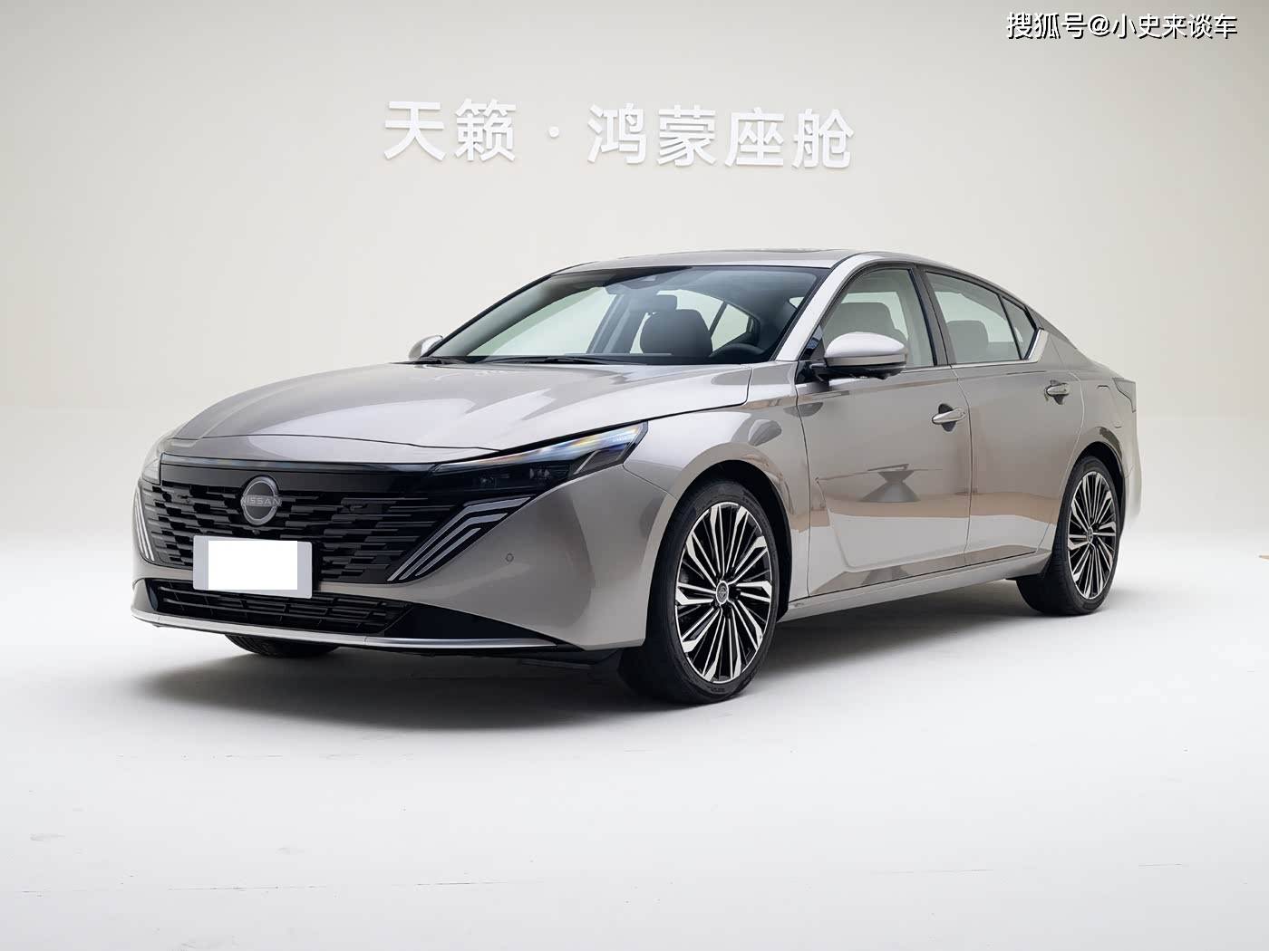 天籁鸿蒙座舱S380大师版上市售价1619万！车长近5米搭载20T(图1)