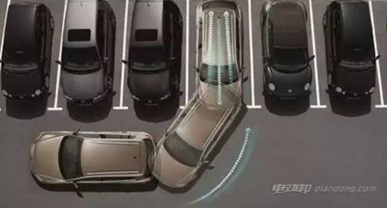 2026款吉利银河E5方向盘暗藏停车神器！一键APA泊车轻松搞定难题