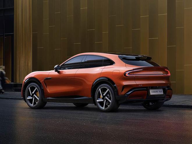 自动泊车？1万元的电三轮对着合资车、新能源车“骑脸输出”(图1)