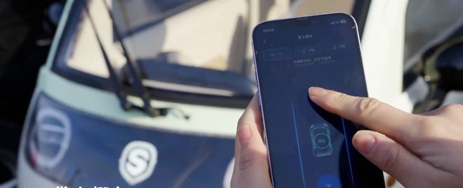 自动泊车？1万元的电三轮对着合资车、新能源车“骑脸输出”(图3)