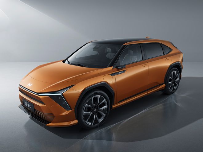 自动泊车？1万元的电三轮对着合资车、新能源车“骑脸输出”(图5)