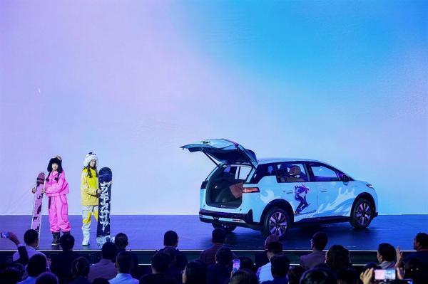 超20项全系标配重塑15万内价值标准埃安N60预售1158万起(图10)